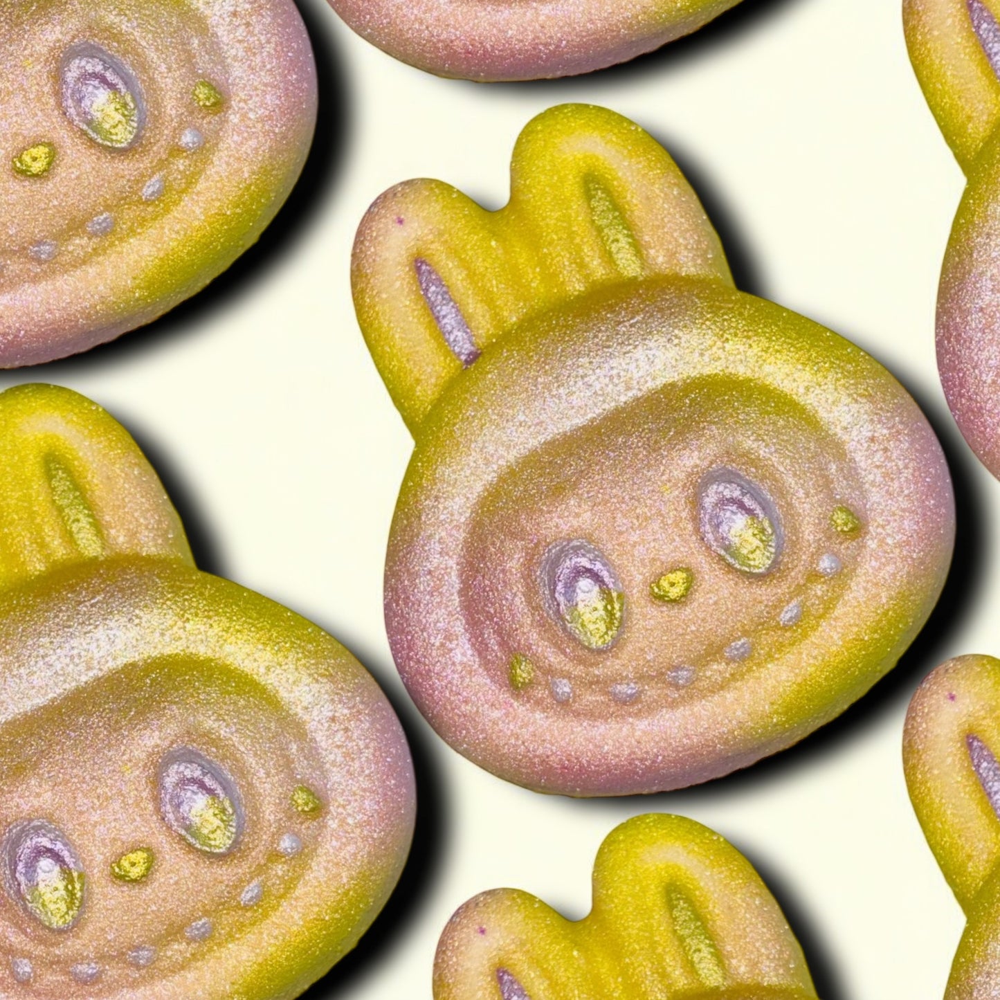 Yellow/Pink eyes open lab Bath Bomb