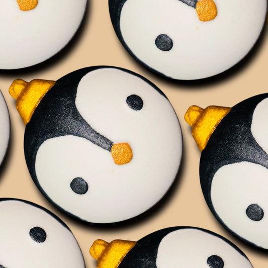 Large Penguin Bauble Bath Bomb