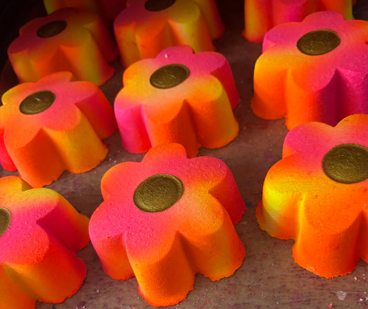 Large Neon Daisy Flower Bath Bomb
