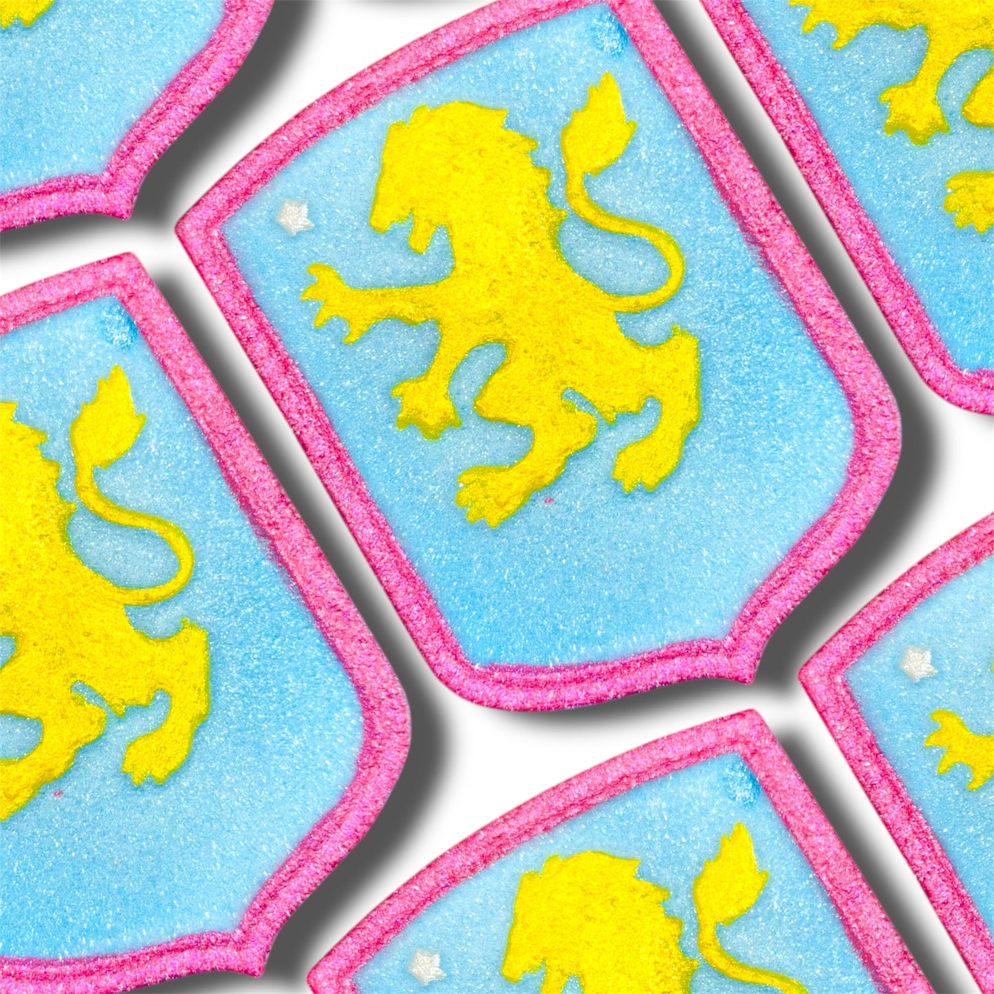 Aston V Badge Bath Bomb