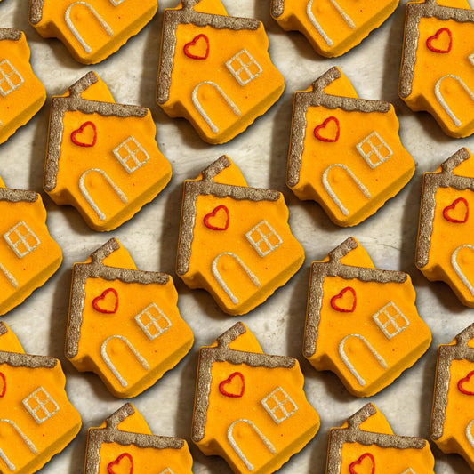 Small Gingerbread House Bath Bomb