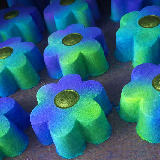 Large Daisy Flower Bath Bomb